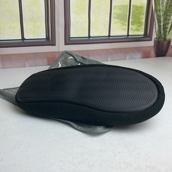 Merence Memory Foam Slippers - Picture 2 of 3